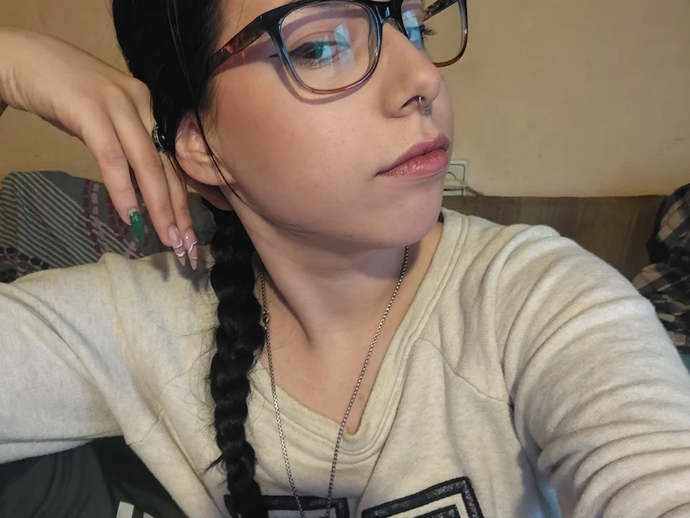 Rue_the_witch6 Offline XXX-Chat