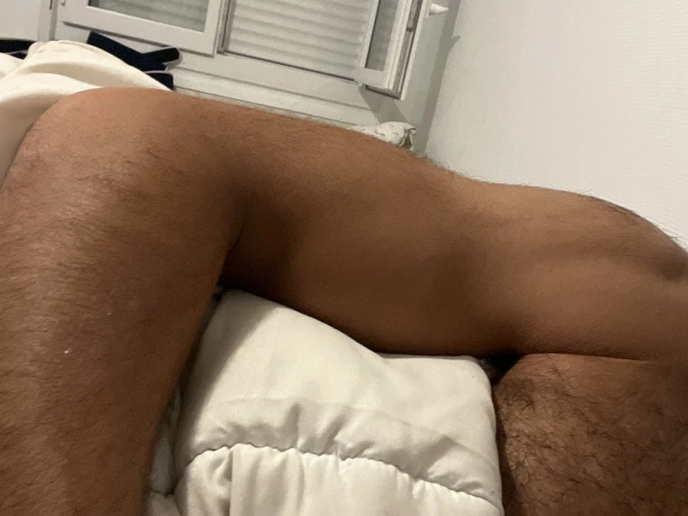 Rebeu_du92's Offline XXX Chat