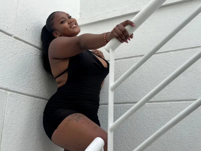 NinaHooters - Girl 