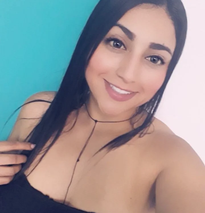 antonella_star's Offline Chat Room