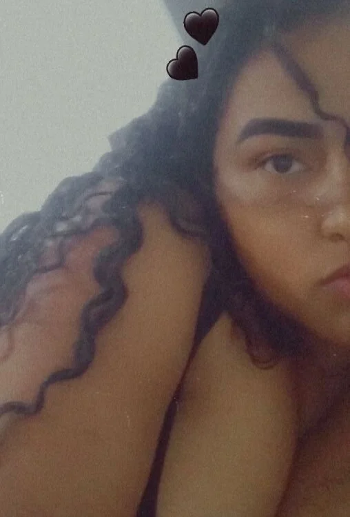 CoupleLesbian25's Offline XXX Chat