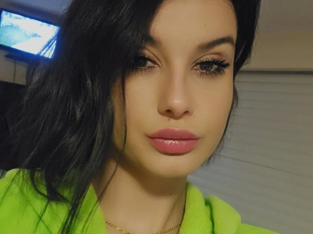 Rebekaxx91 Adlı Modelin Çevrimdışı XXX Sohbeti