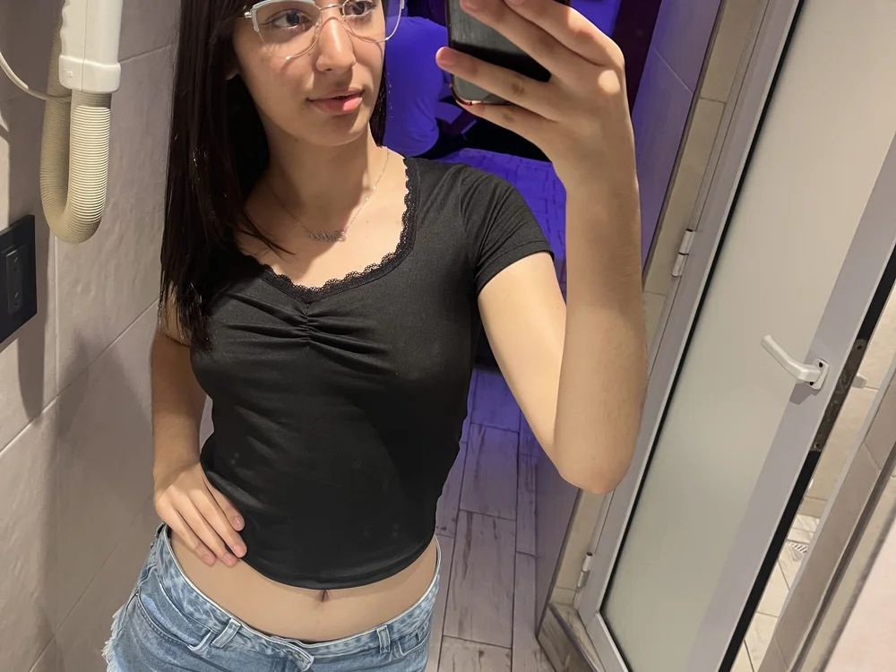 esthertlg offline chatrum