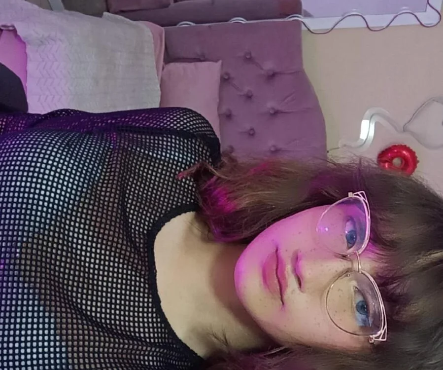 KATHERINE_TAY offline XXX-chat