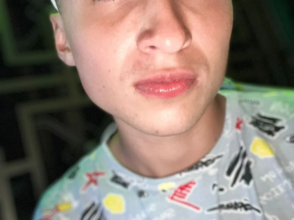 Oliver_Benedetti Offline XXX-chat