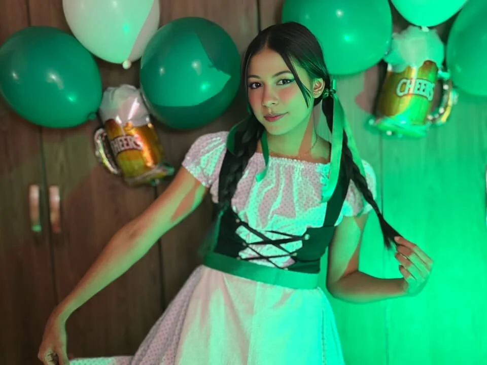 _ALLYSON18_'s Live XXX Chat