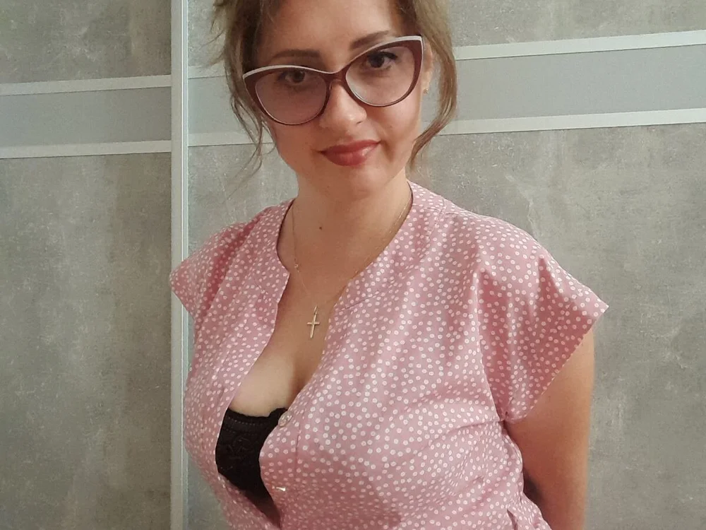 BonnieKiss8634