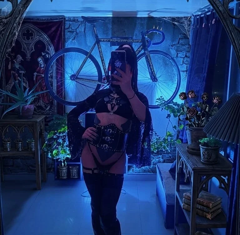 Mia_Goth Obrolan XXX Offline