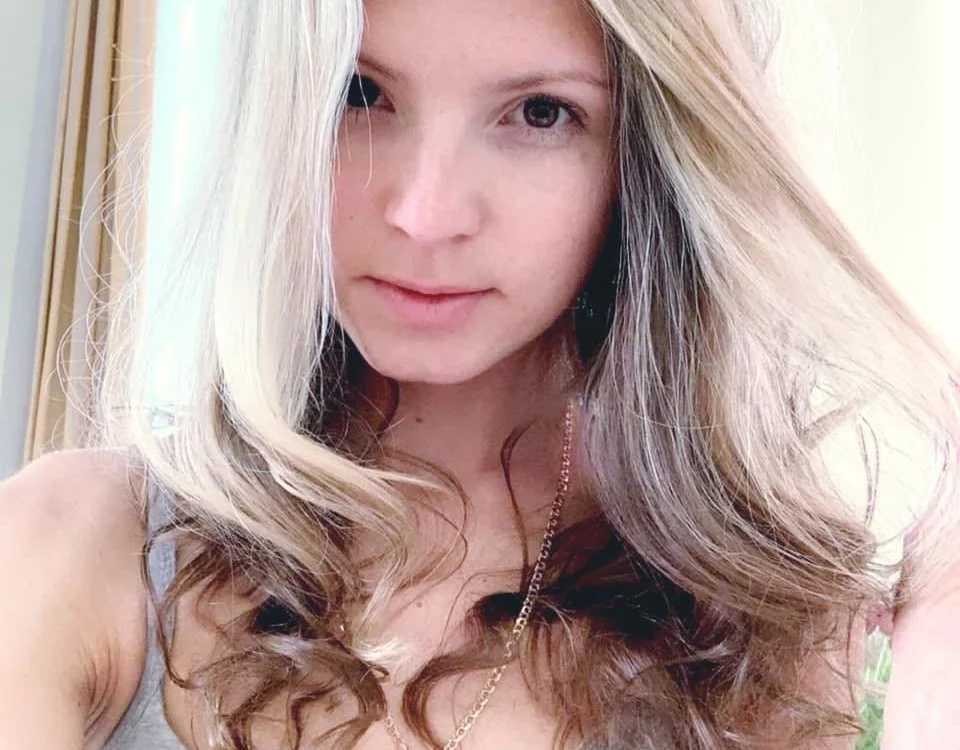 Gina_Gerson's Offline Chat Room