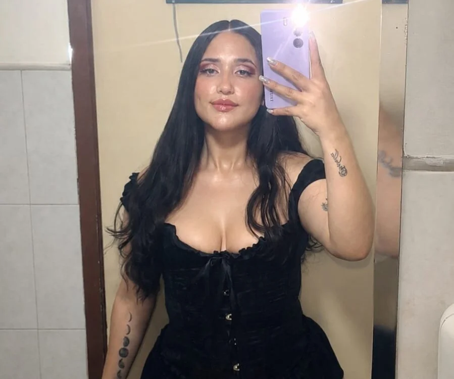 Velvet_Lust69's Offline XXX Chat