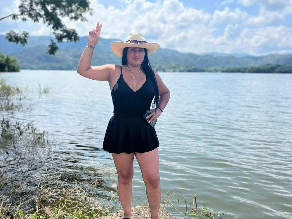 sharonnn_19 offline chatrum