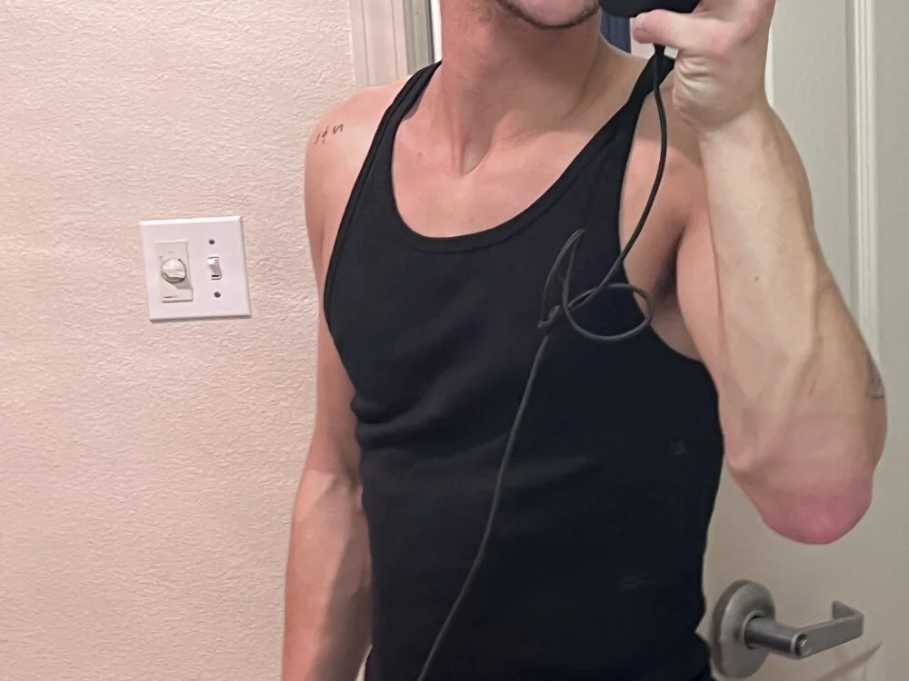 SketchySexTattooGuyn Offline XXX chat