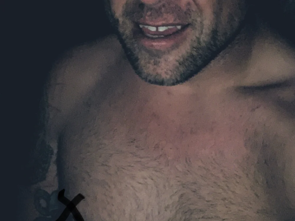 Mikeyboy88 Obrolan XXX Offline