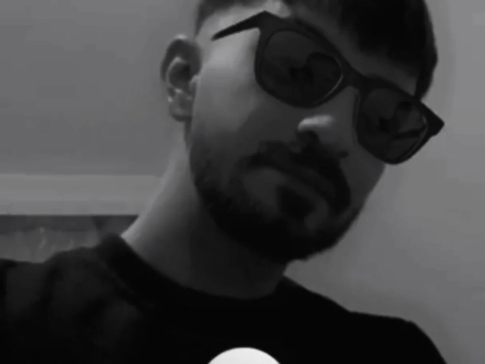 Bey_dark65 Adlı Modelin Çevrimdışı XXX Sohbeti