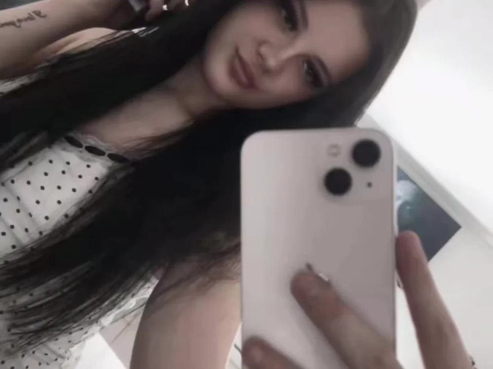 Risque-Niamh offline chatrum