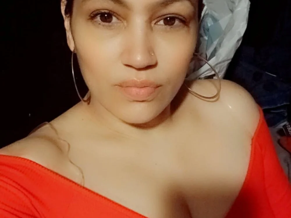 butterflykhash89 離線 XXX 聊天