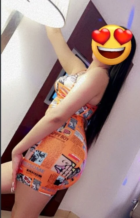 Saraa_25's Offline XXX Chat