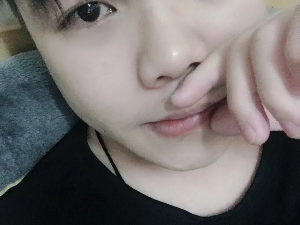 GaryWong02n Offline XXX chat