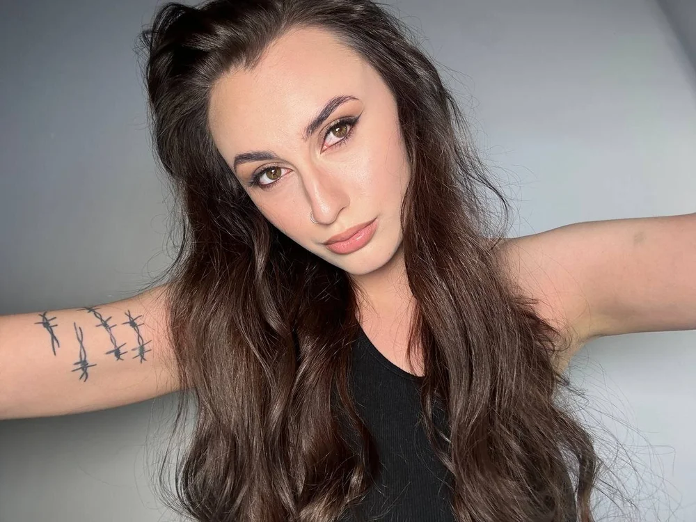 MishelaGallo's Offline Chat Room