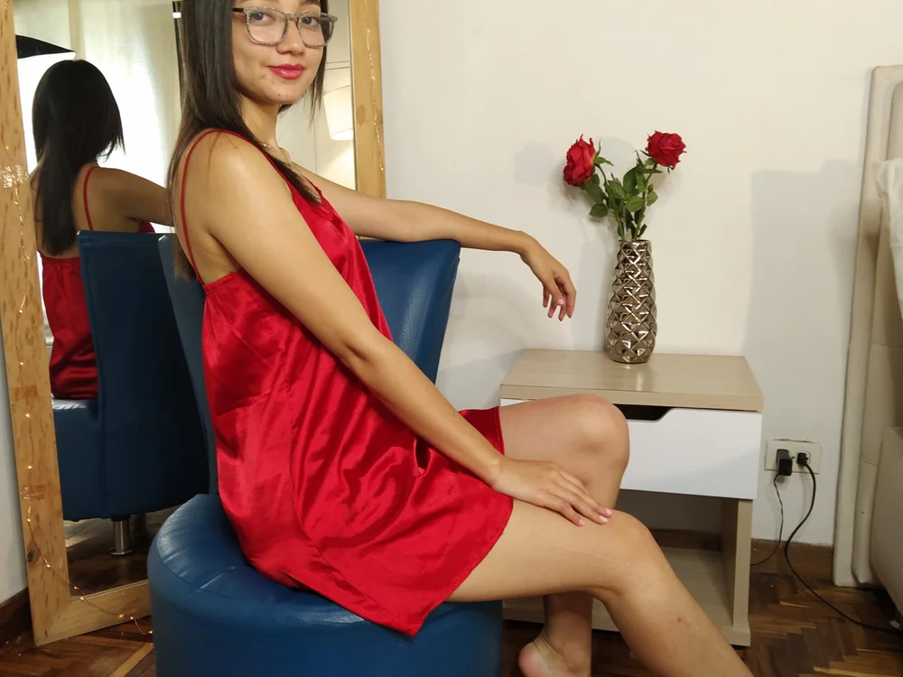 francesca_mendivelson's Offline Chat Room