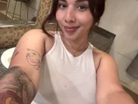 LucyMartelli's Live XXX Chat