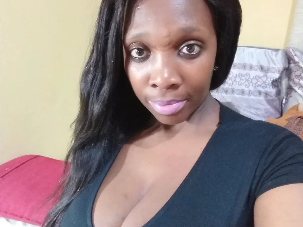 Milkyqueenn's Offline XXX Chat