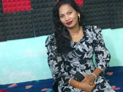 Urmila208021 Female Analasian Free Cam Striptease