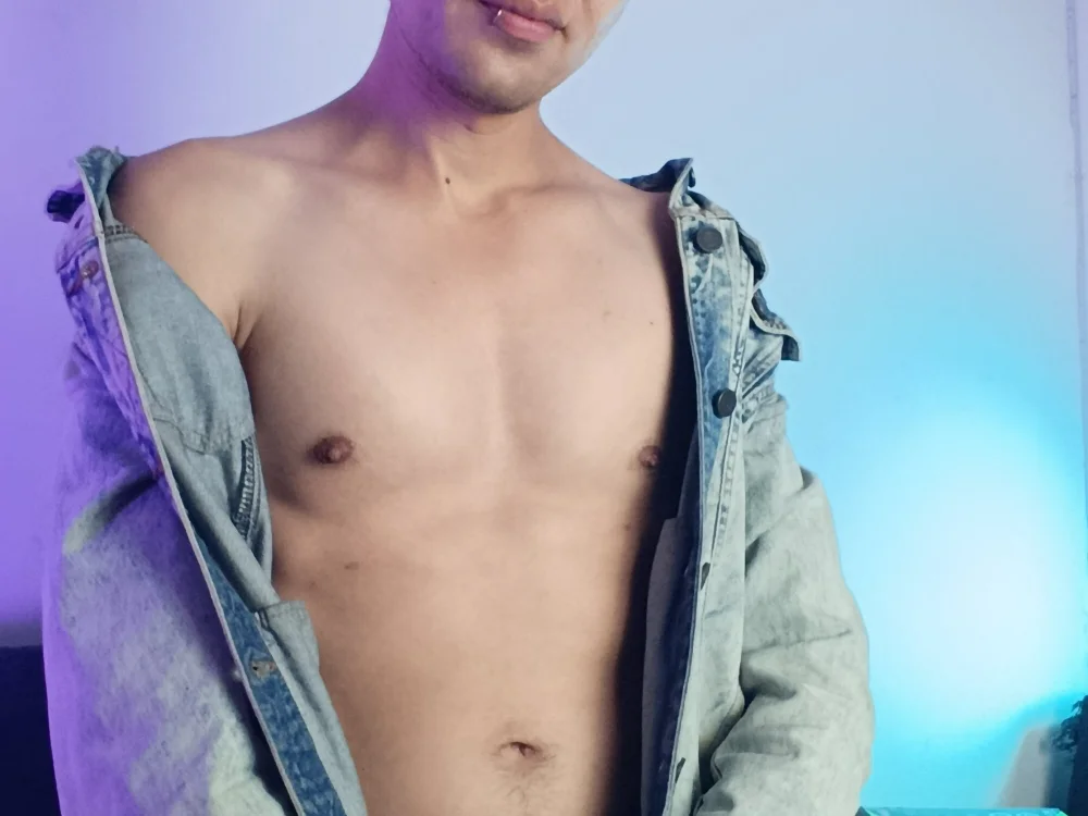 nicolatinboy's Offline XXX Chat