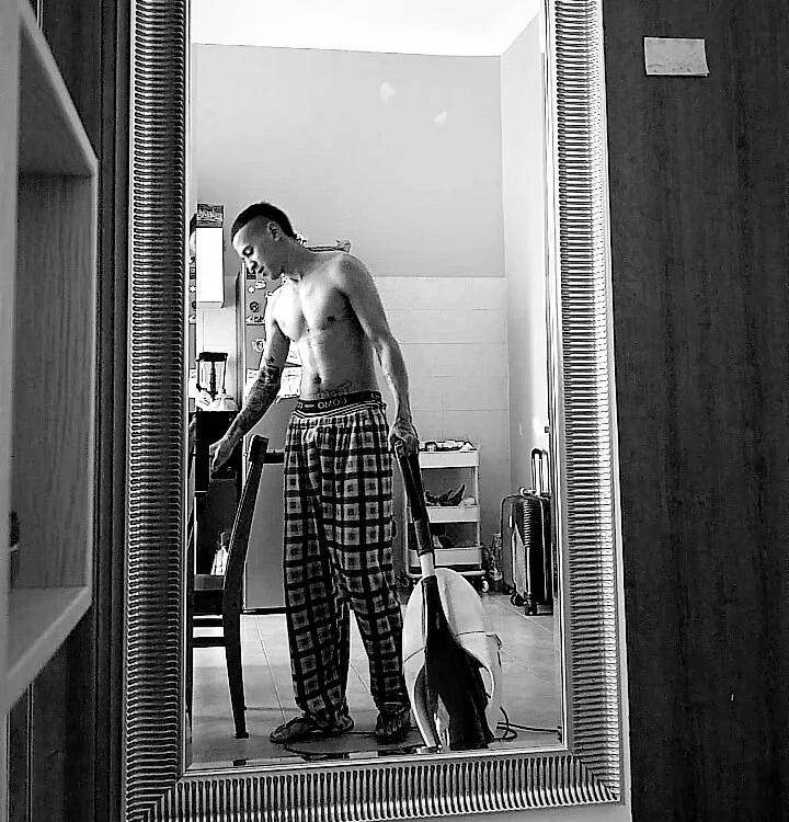 Adrianofrancais25n Offline XXX chat