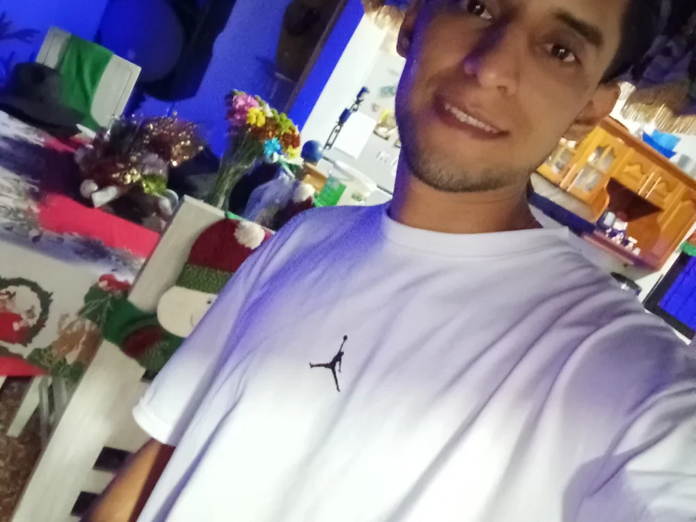 MiPollaEsTuya12's Offline XXX Chat