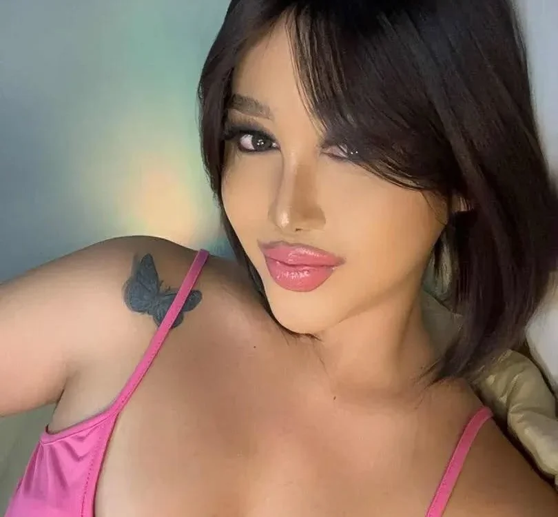 OliviaJones18のオフラインXXXチャット