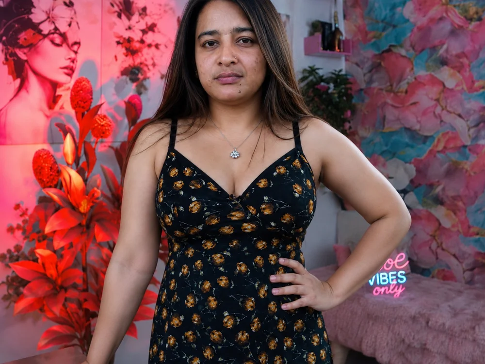 Mum_cam3's most recent online preview