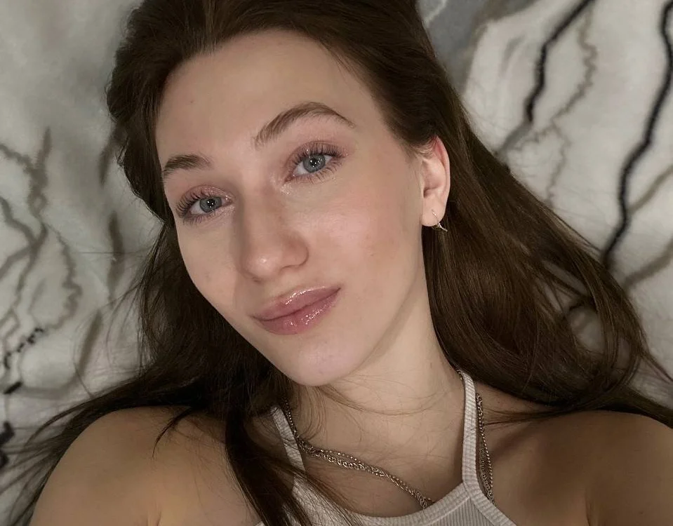ErlineCoomer's Offline Chat Room