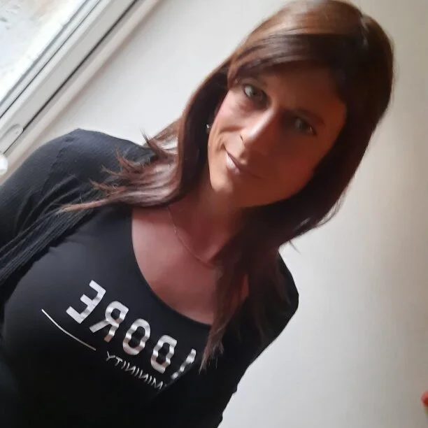 HotLauraTV's Offline XXX Chat