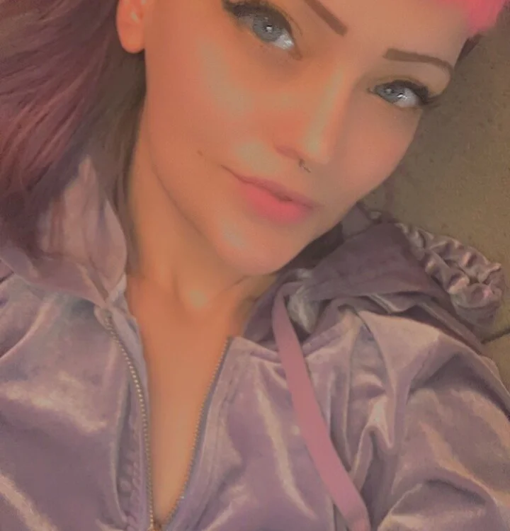 creamqueen69x's Offline XXX Chat