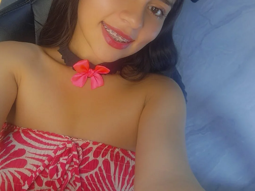 emilia_rose13's Offline XXX Chat