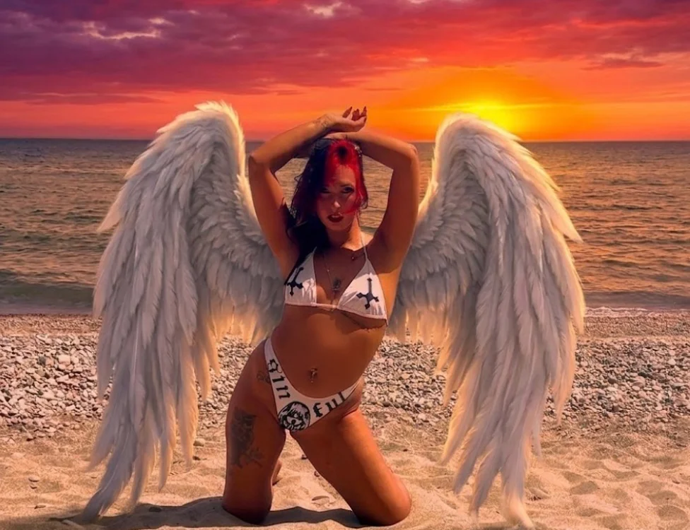 Phoenix_May's Offline XXX Chat