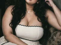 Model Ruhi_vibes