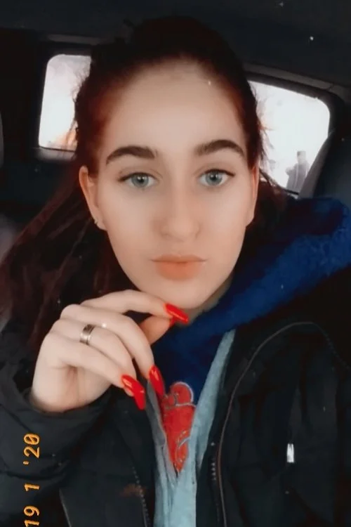 Bella_Reed's Offline Chat Room