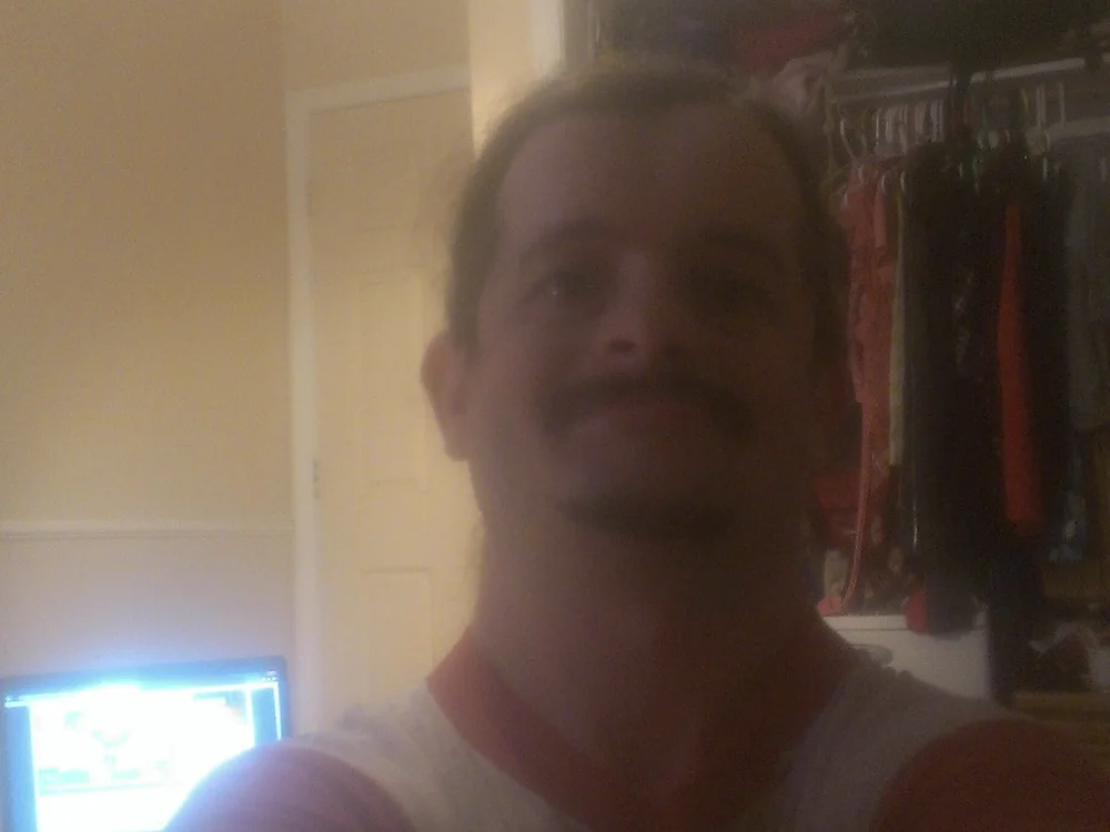 davidt18's Offline Chat Room