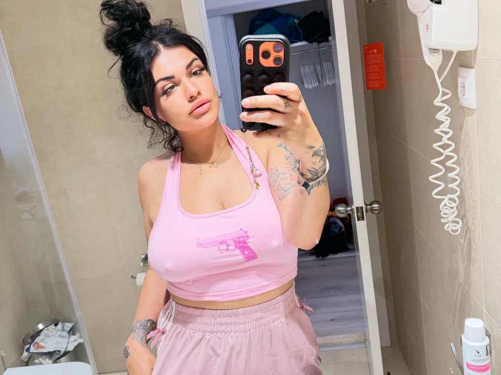 MamaPeach's cam snapshot
