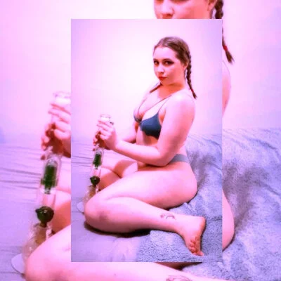 milamarley420's Offline Chat Room