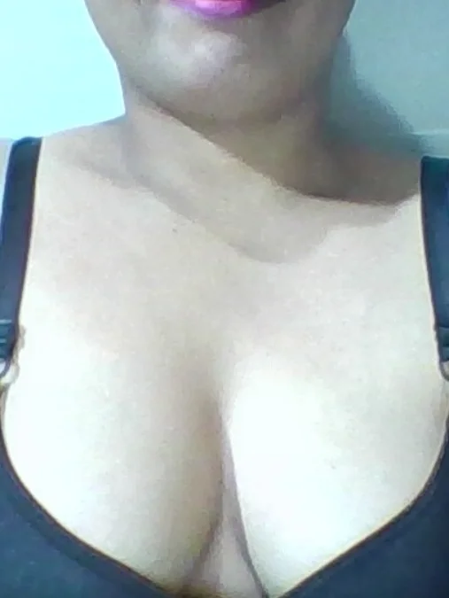 Wetpussie4_you 離線 XXX 聊天