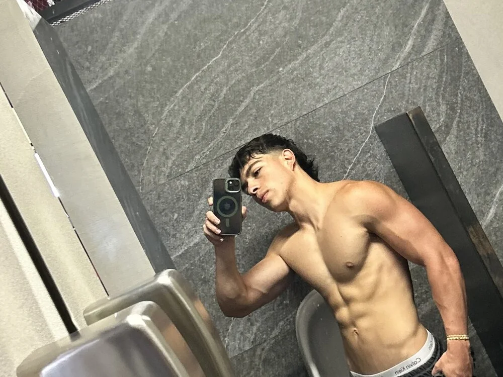 JUSTIN_JHONS' Offline XXX Chat