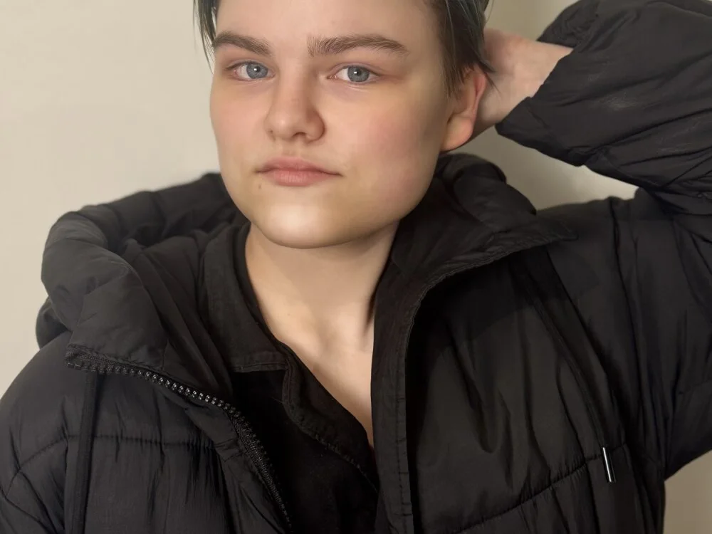 RoyceCamon Offline XXX-chat