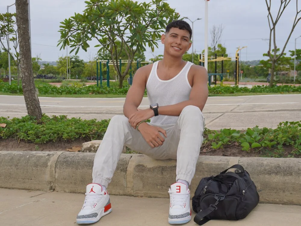 yei-sant: офлайн-секс-чат