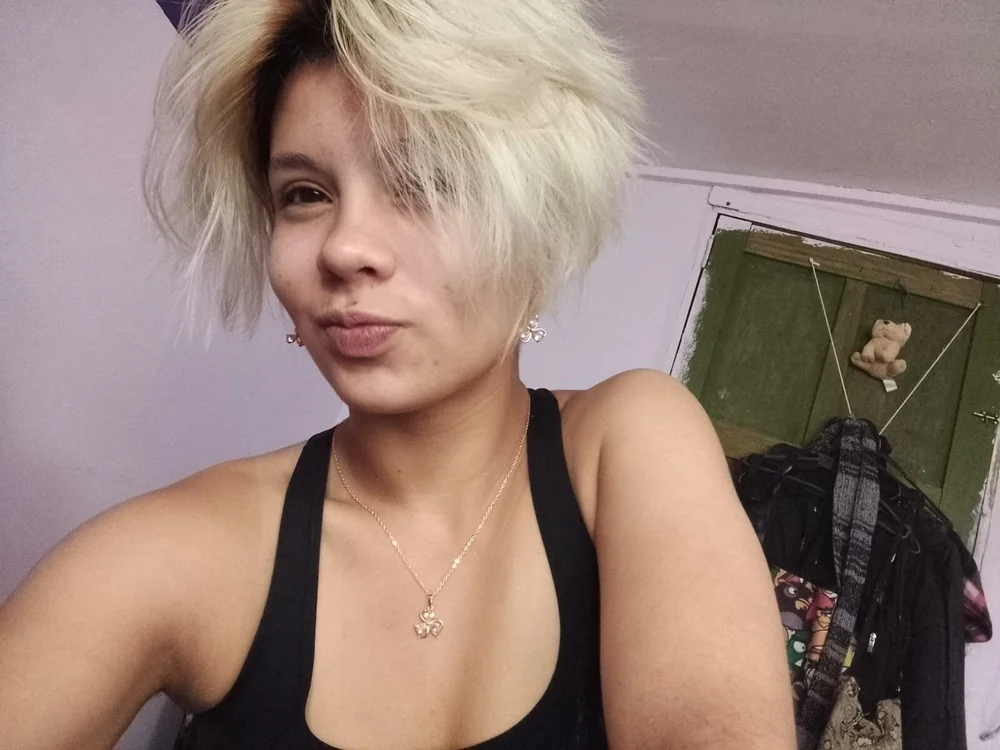 loreana_addams' Offline Chat Room