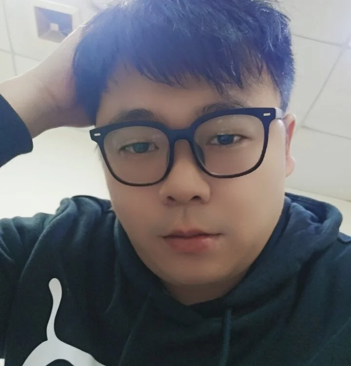sansuijiuhenshuai's Offline XXX Chat