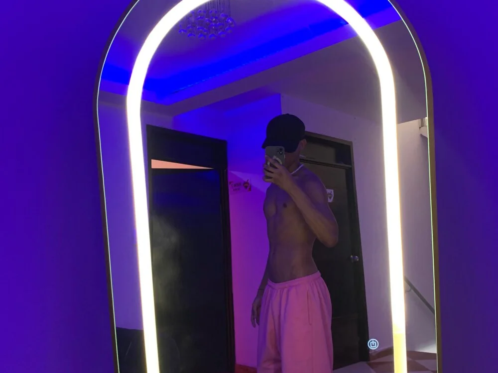 YUMMY_BRO: συνομιλία ΧΧΧ εκτός σύνδεσης