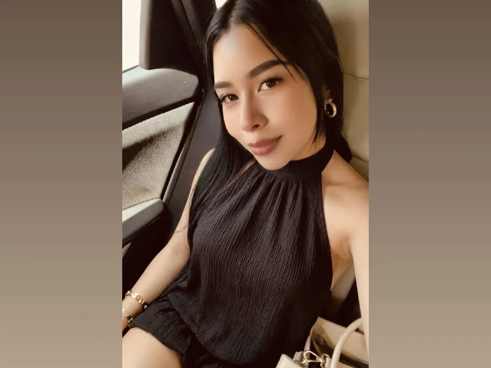 Betta_Nia's Offline XXX Chat